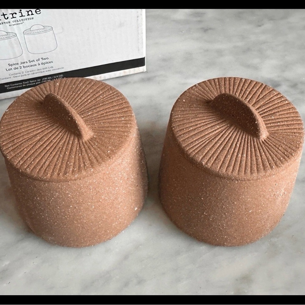 2 for $30 sale: NIB magenta citrine canyon collection 2 spice jars with lids